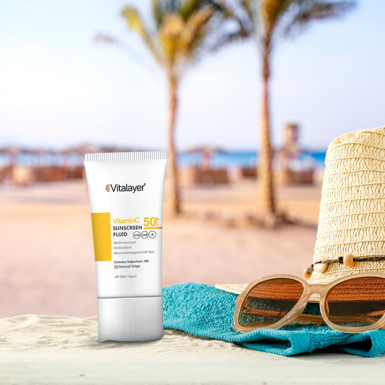 کرم ضد آفتاب رنگی ویتالایر، SPF 50، مدل ویتامین سی، مناسب انواع پوست نچرال بژ حجم 50 میلیلیتر